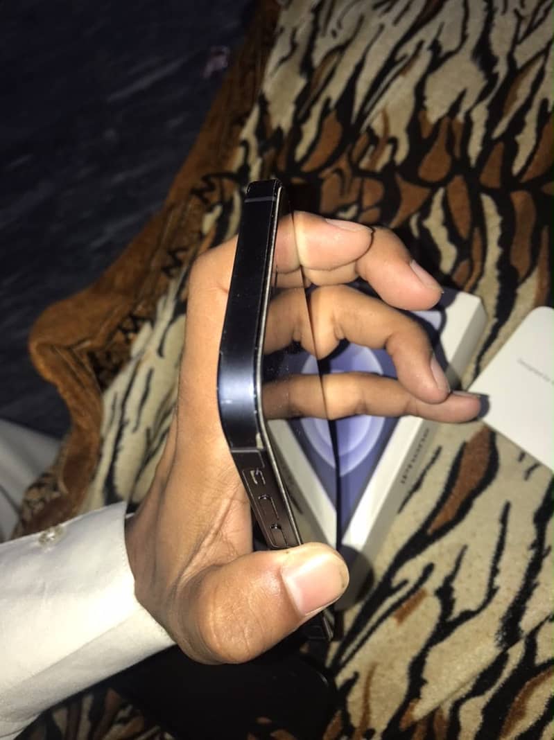 Iphone 12 4