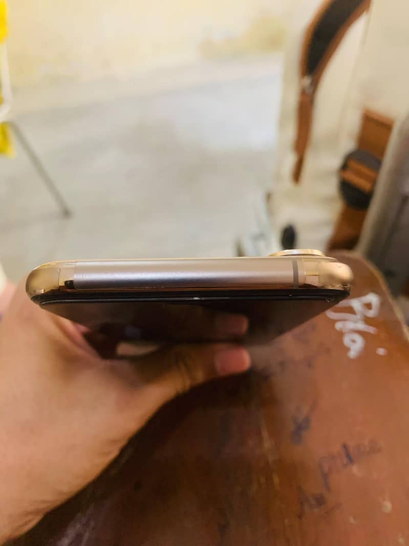 Apple iPhone 11 Pro 3