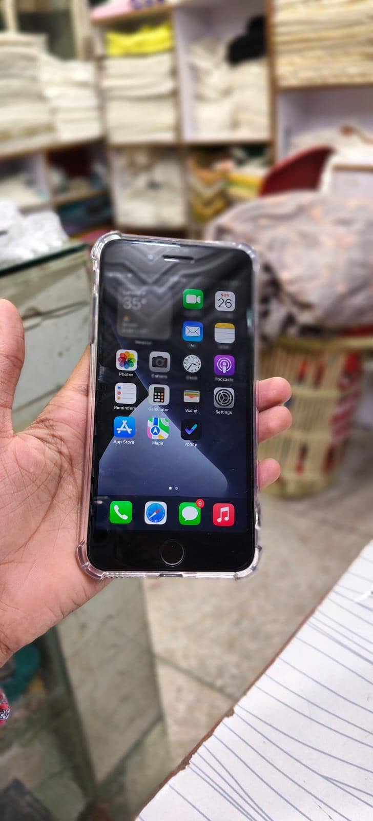 Apple iPhone 7 Plus 0
