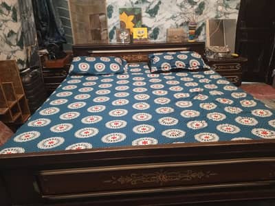 WOODRN BED WITH 2 SIDE TABLES