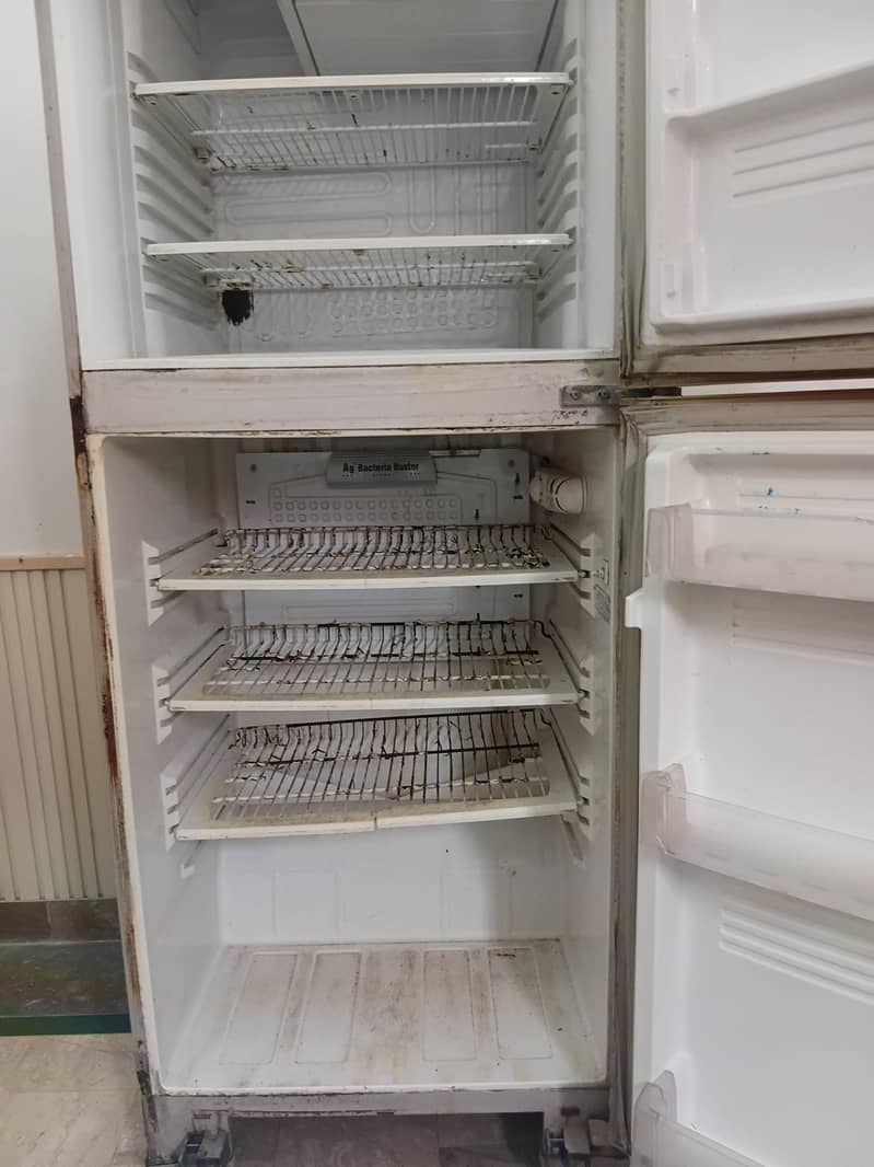 Refrigerator 4