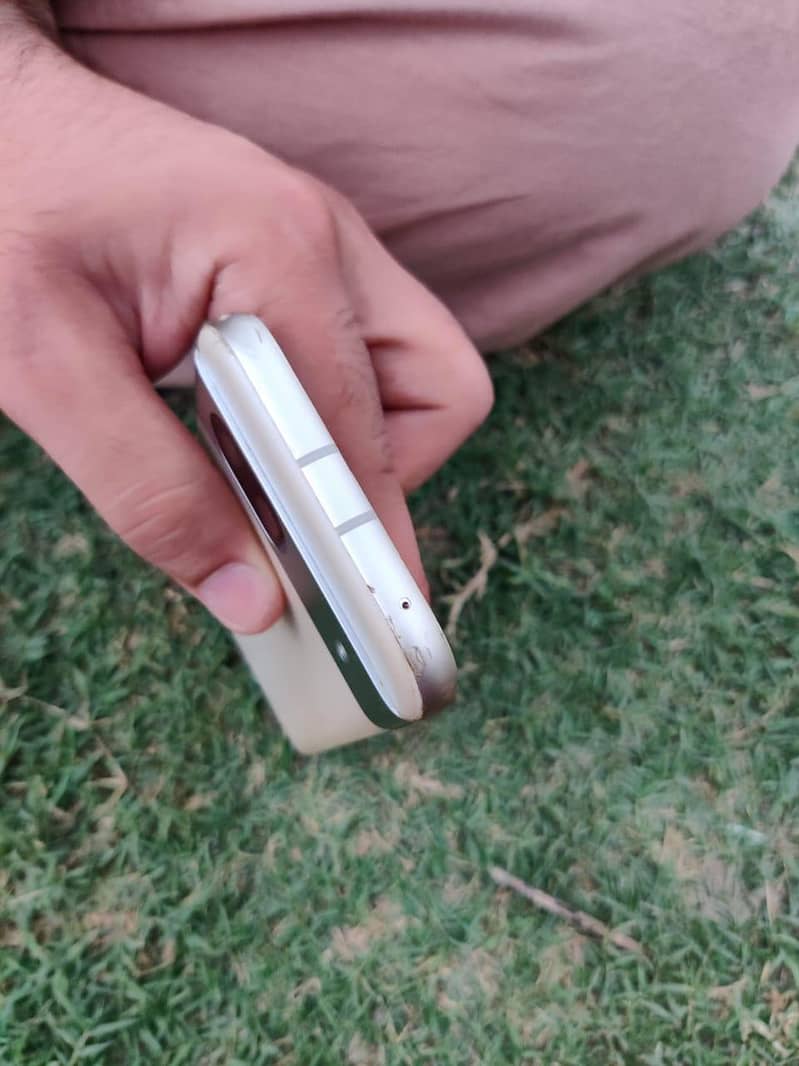 Google Pixel 8a 1