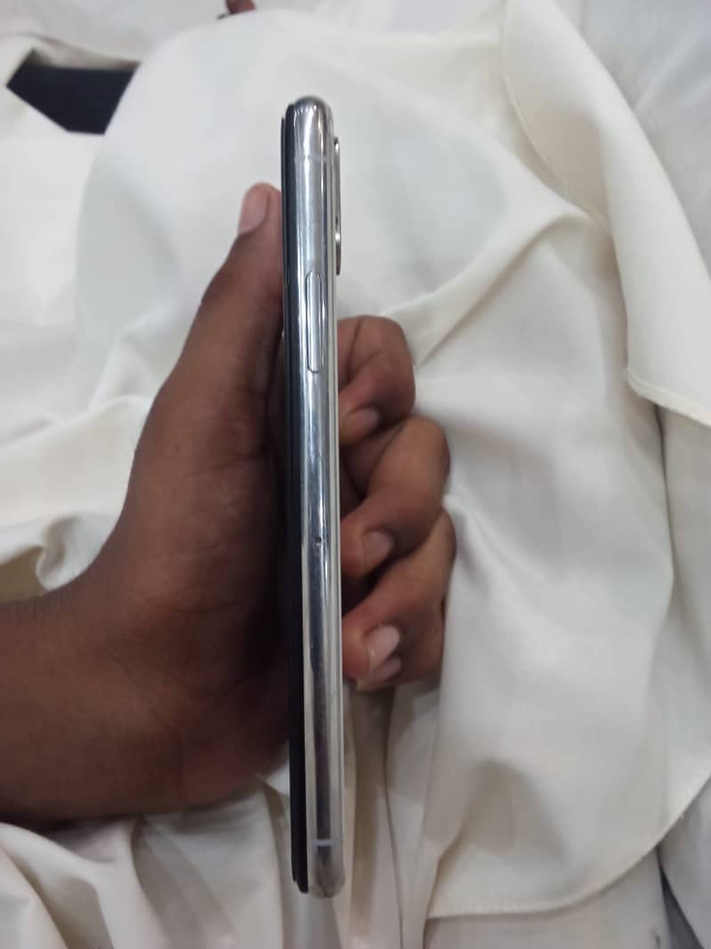 Apple iPhone X 2