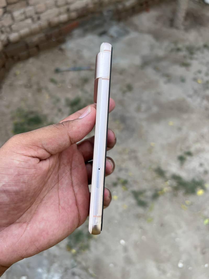 Google Pixel 8 2