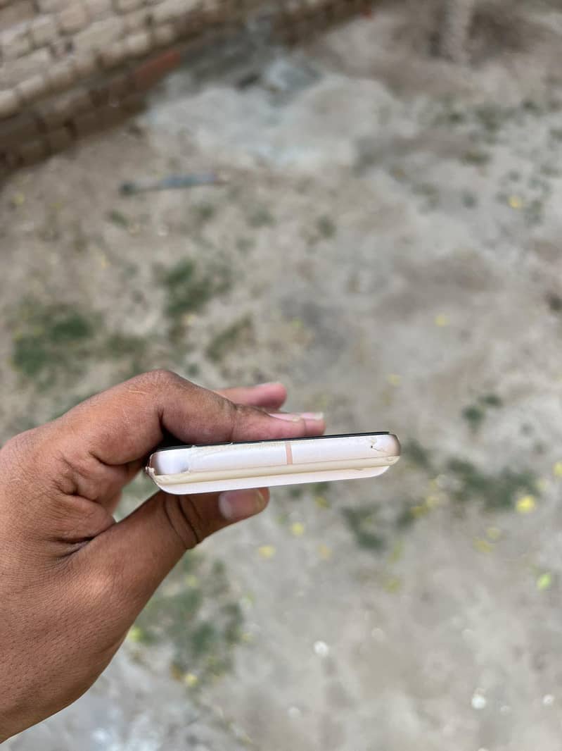 Google Pixel 8 5