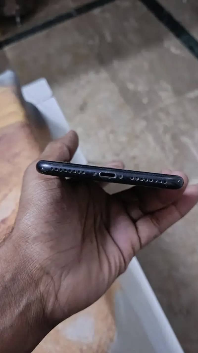 Apple iPhone 7 Plus 2