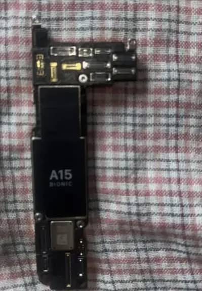 Iphone 14 pro ka board required hai