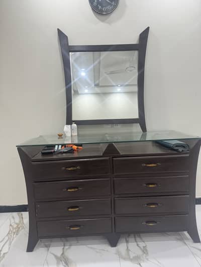 Dressing table