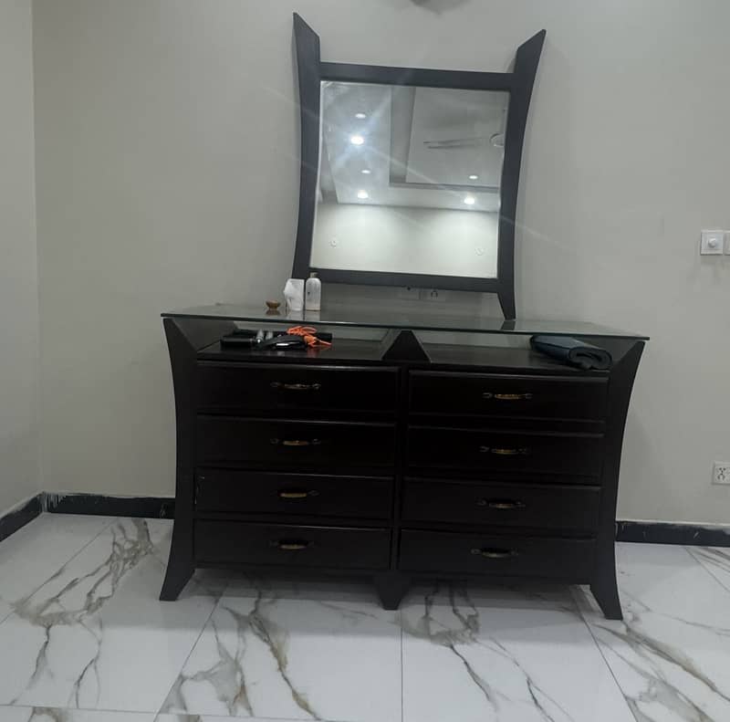 Dressing table 3