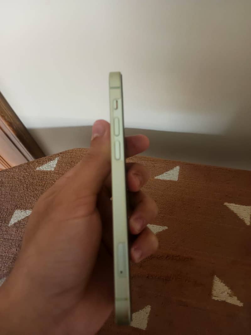 Apple iPhone 12 0