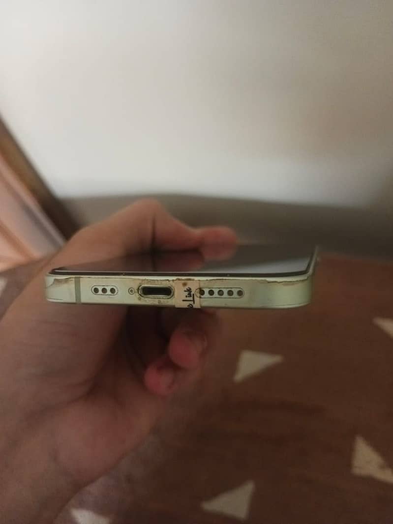 Apple iPhone 12 3