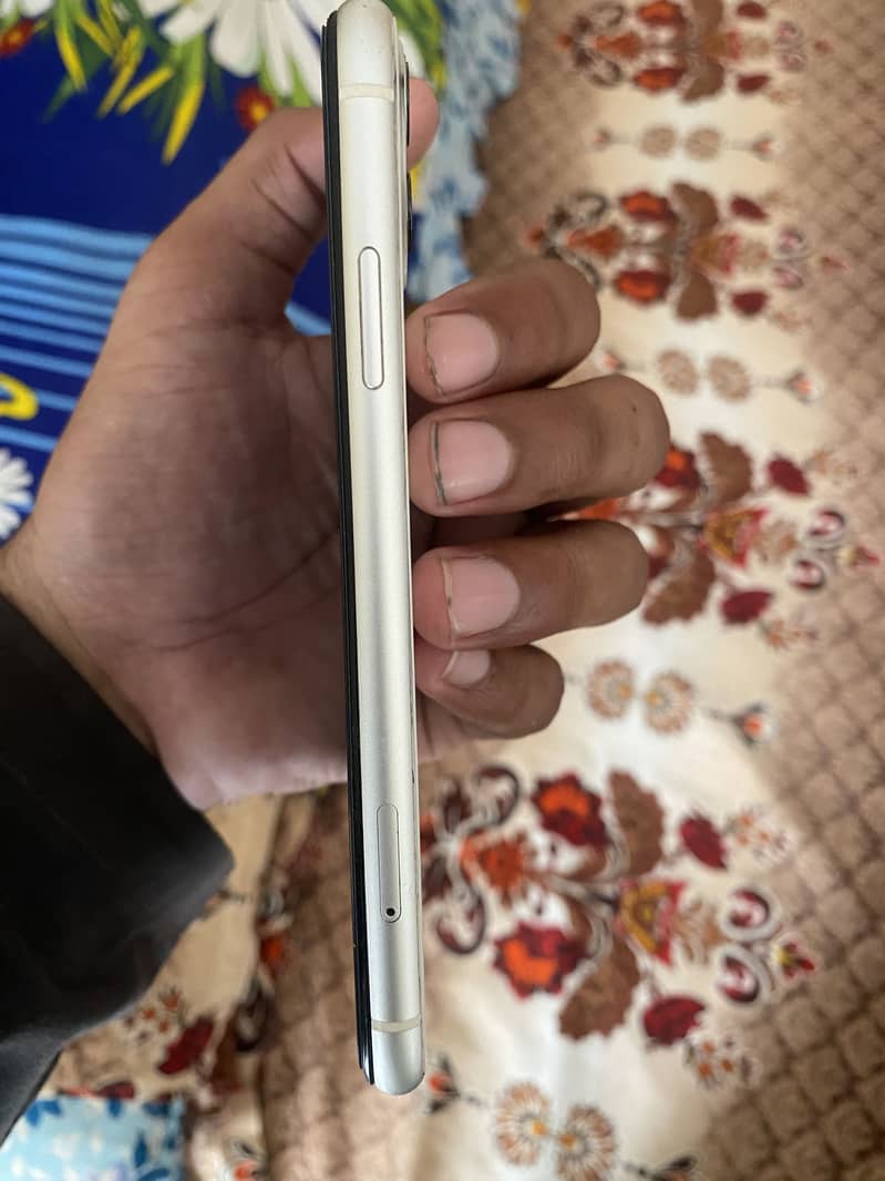 Apple iPhone 11 Factory Unlock 1