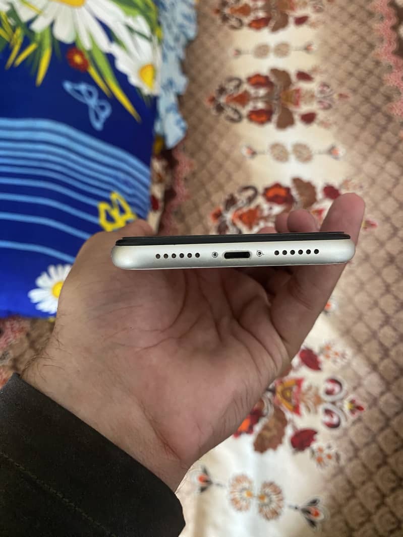 Apple iPhone 11 Factory Unlock 4