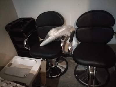 Saloon Chairs by Salon designers
