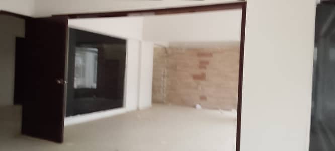 Office for rent 900 sq feet DHA phase 5 Karachi