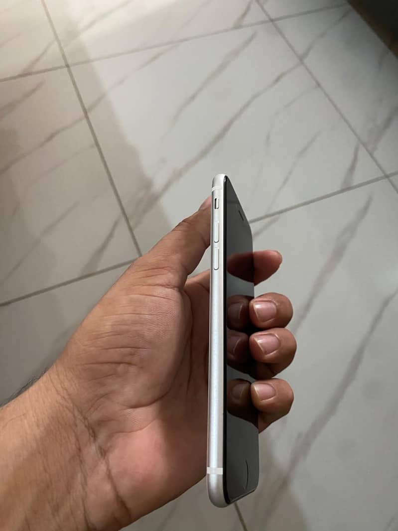Apple iPhone SE 3