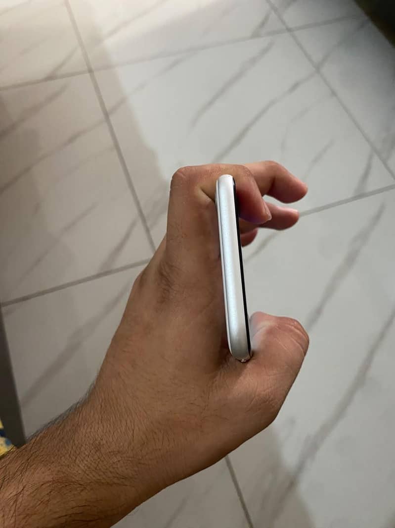 Apple iPhone SE 4