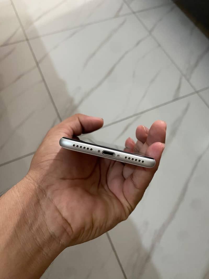 Apple iPhone SE 5