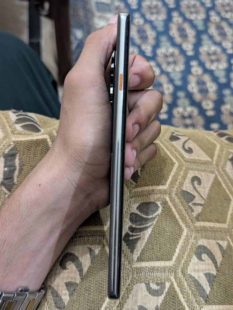 Tecno CAMON 40 Pro 4