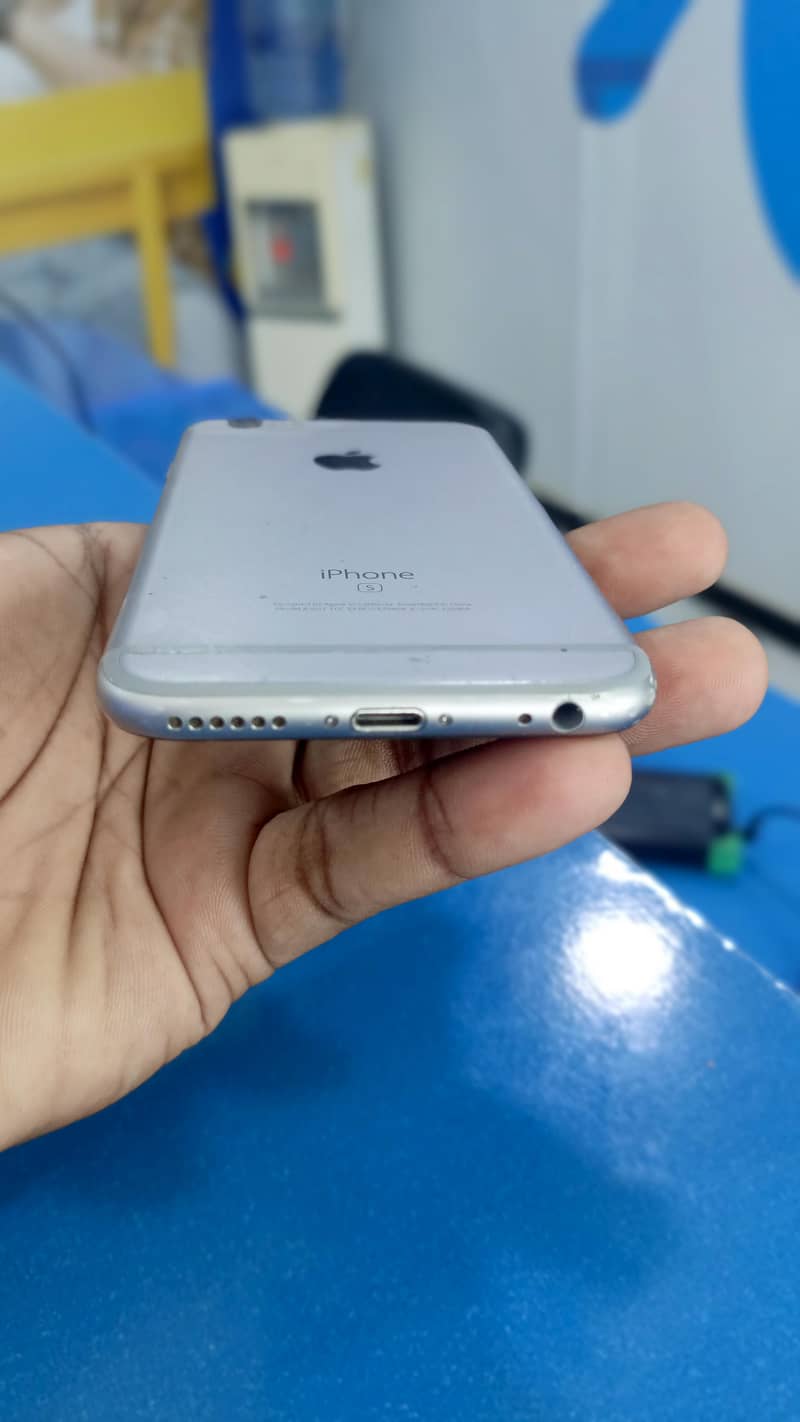 Apple iPhone 6S 3