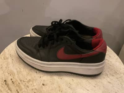 nike jordans red and black color for men/boys us size 10
