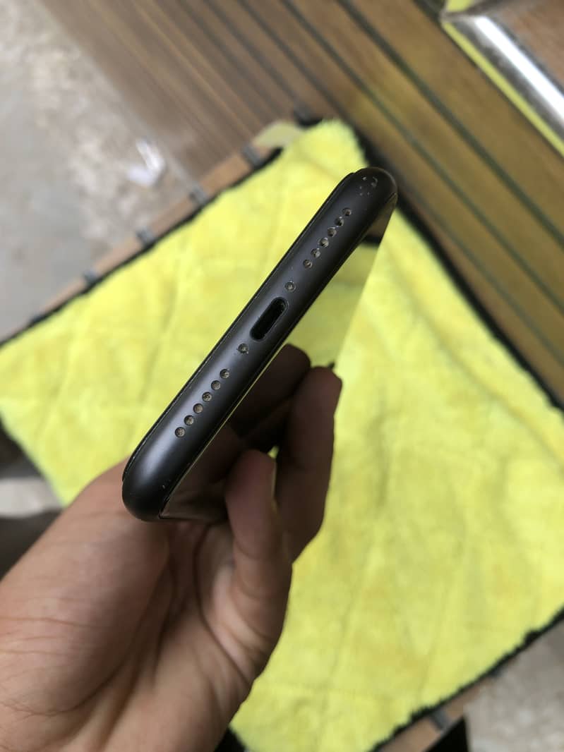 Apple iPhone 11 5