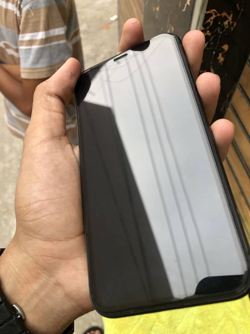 Apple iPhone 11 7