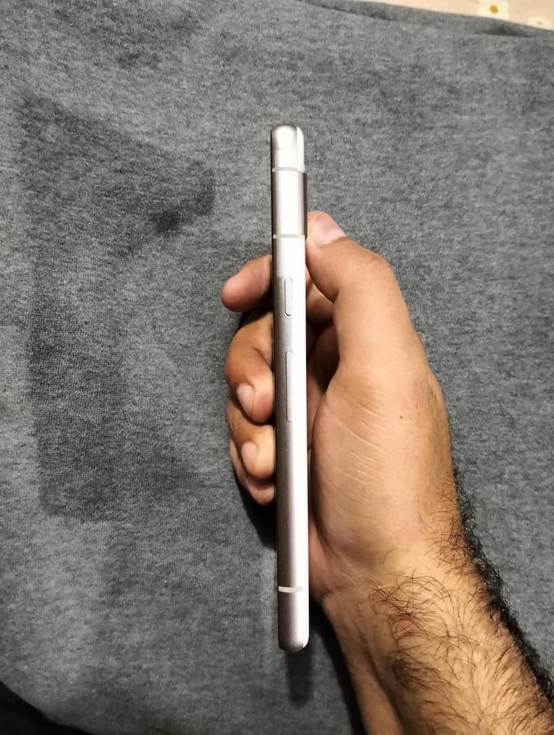 Google Pixel 7a 2