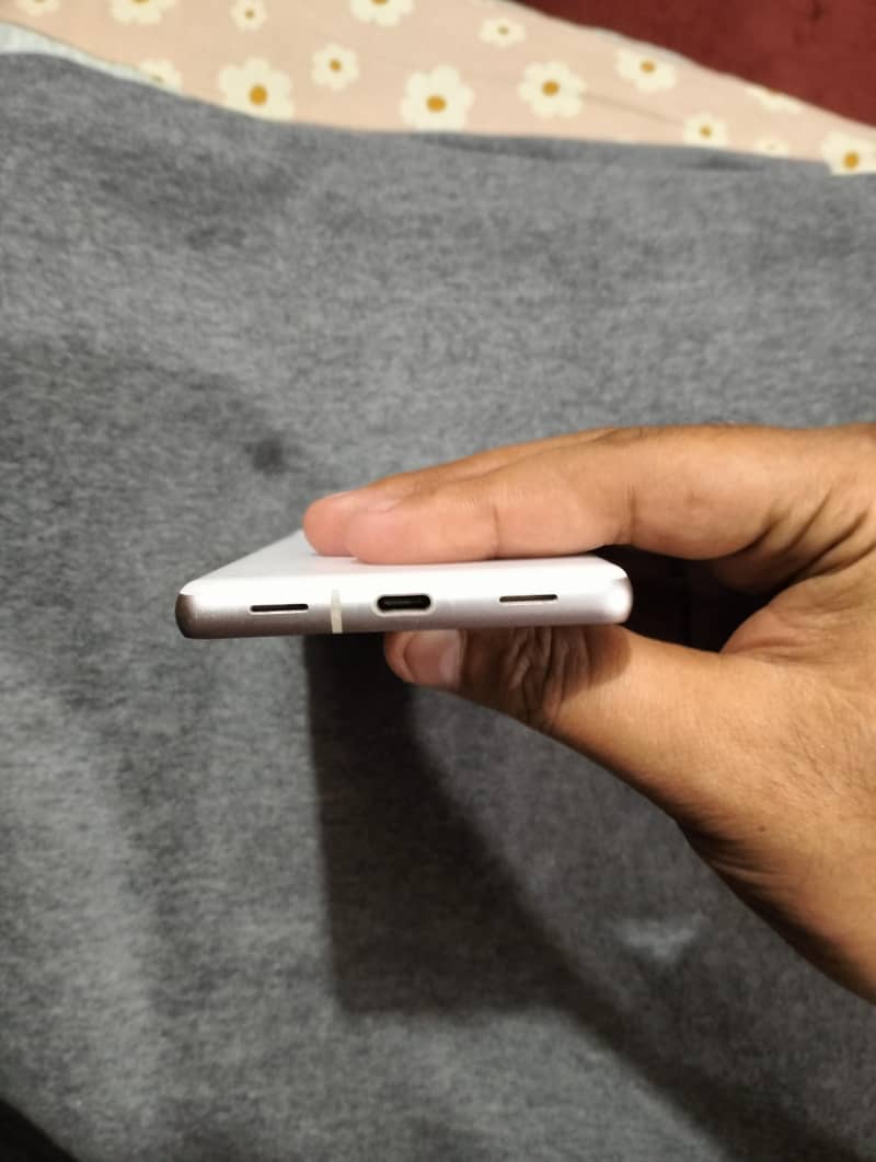 Google Pixel 7a 3