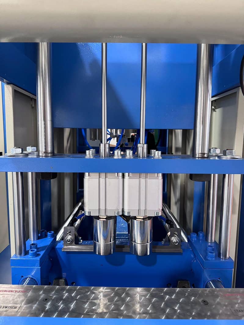 2 Cavity Blowing Machine 3