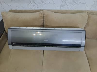 GREE INVERTER SPLIT AC
