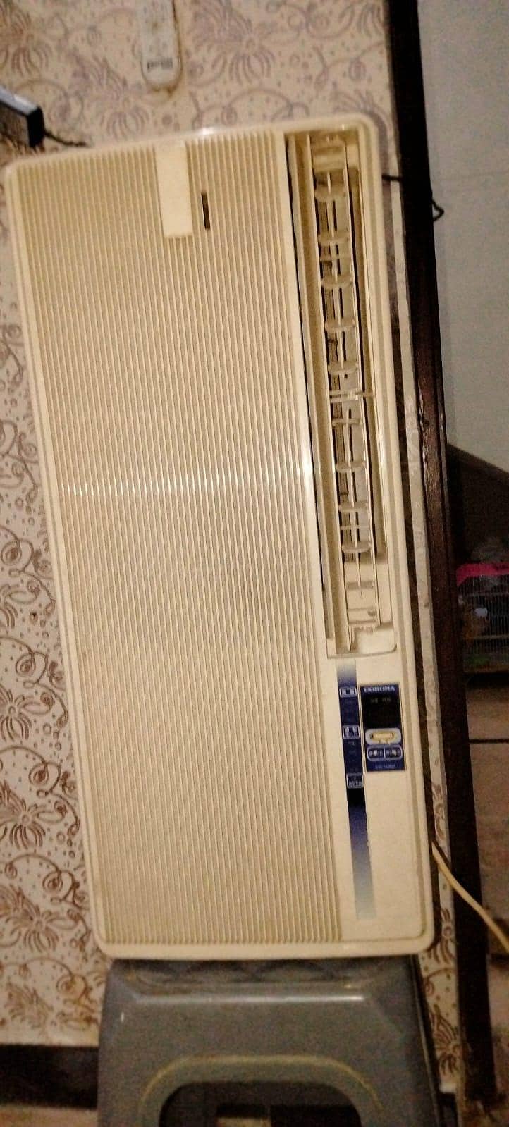 window ac mint condition 2