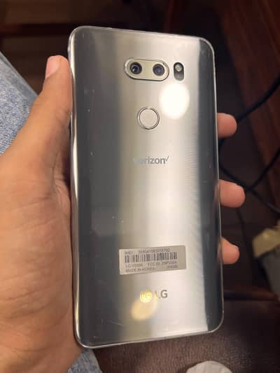 LG V30