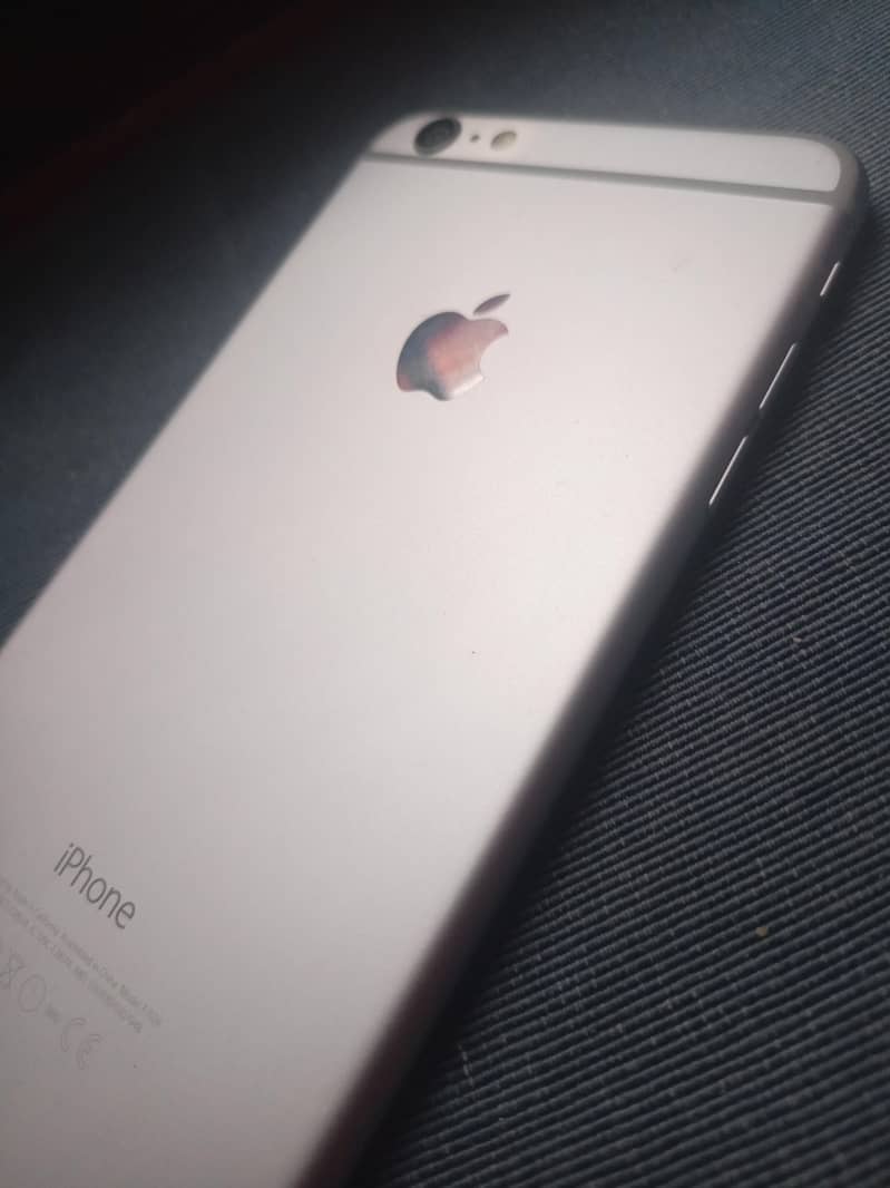 Apple iPhone 6 Plus 1