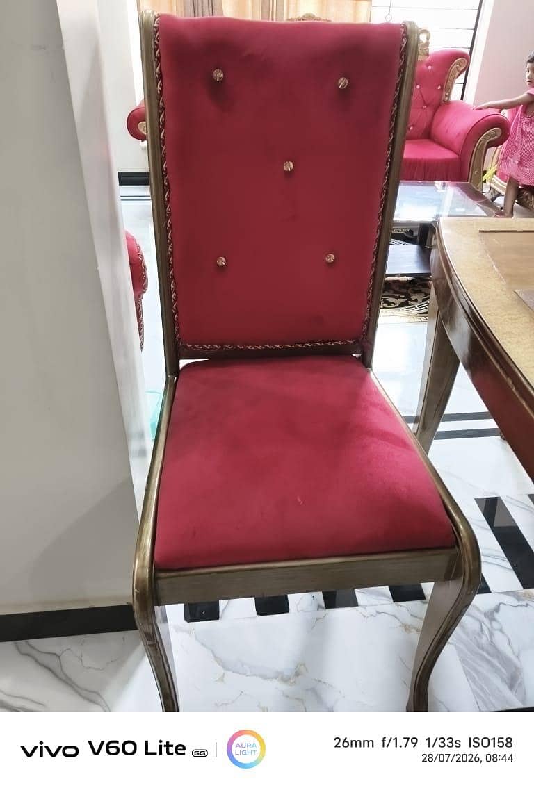 Dining table full set in good condition 0