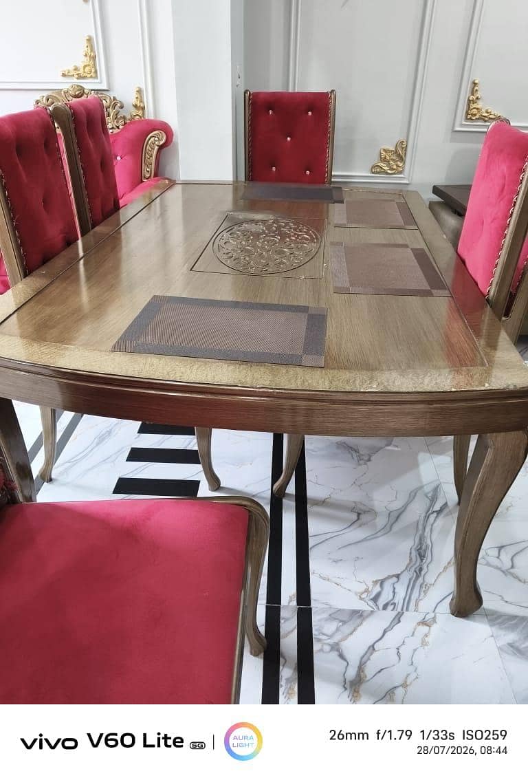 Dining table full set in good condition 3