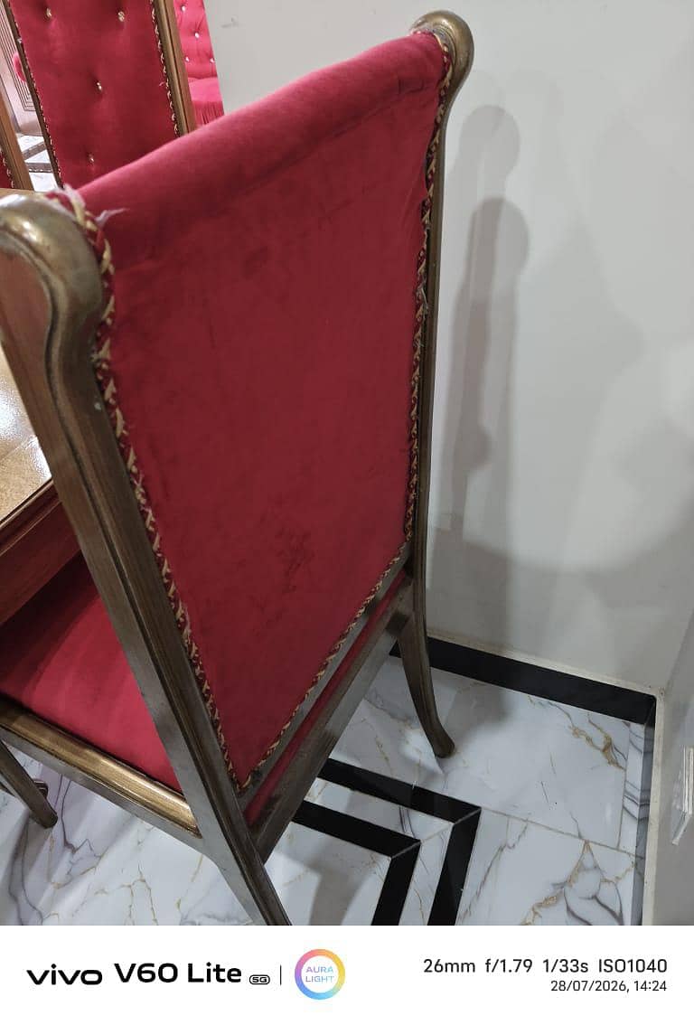 Dining table full set in good condition 4