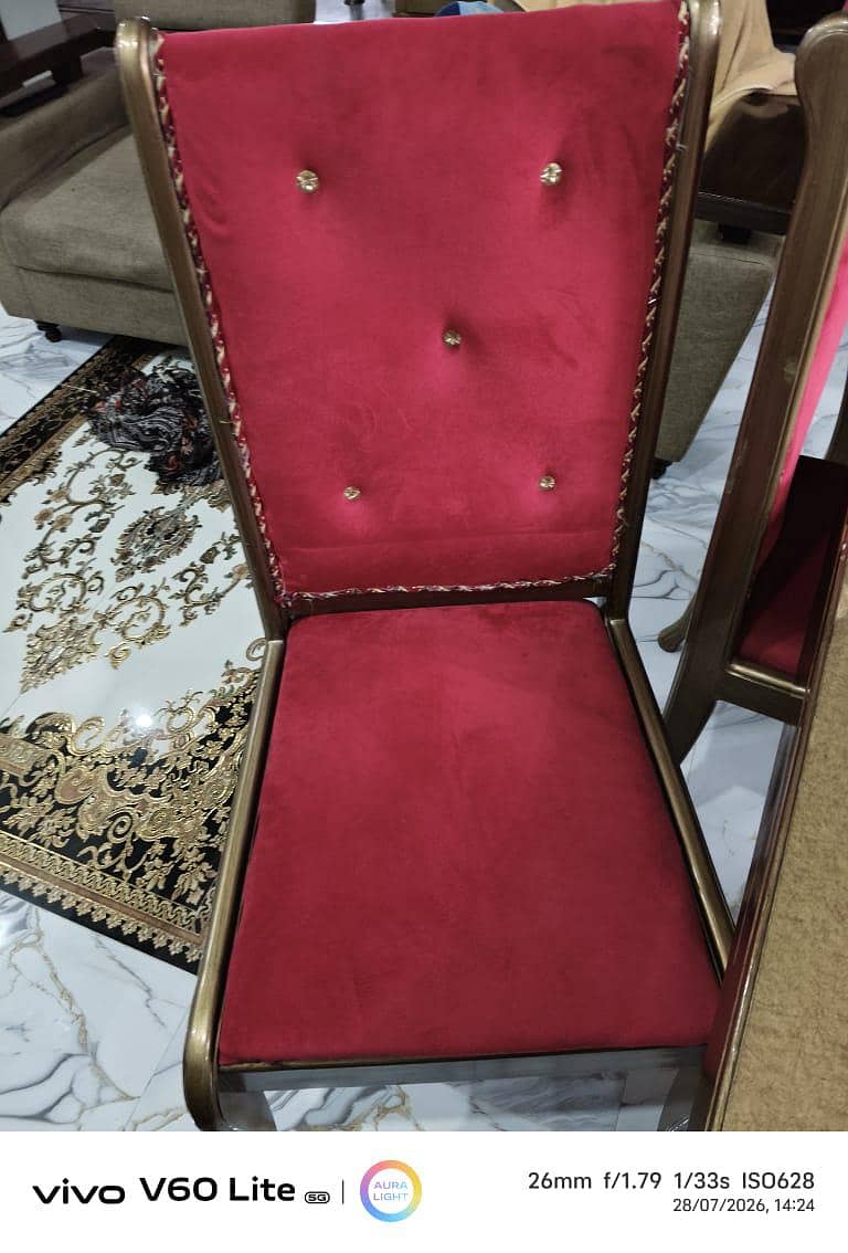 Dining table full set in good condition 8