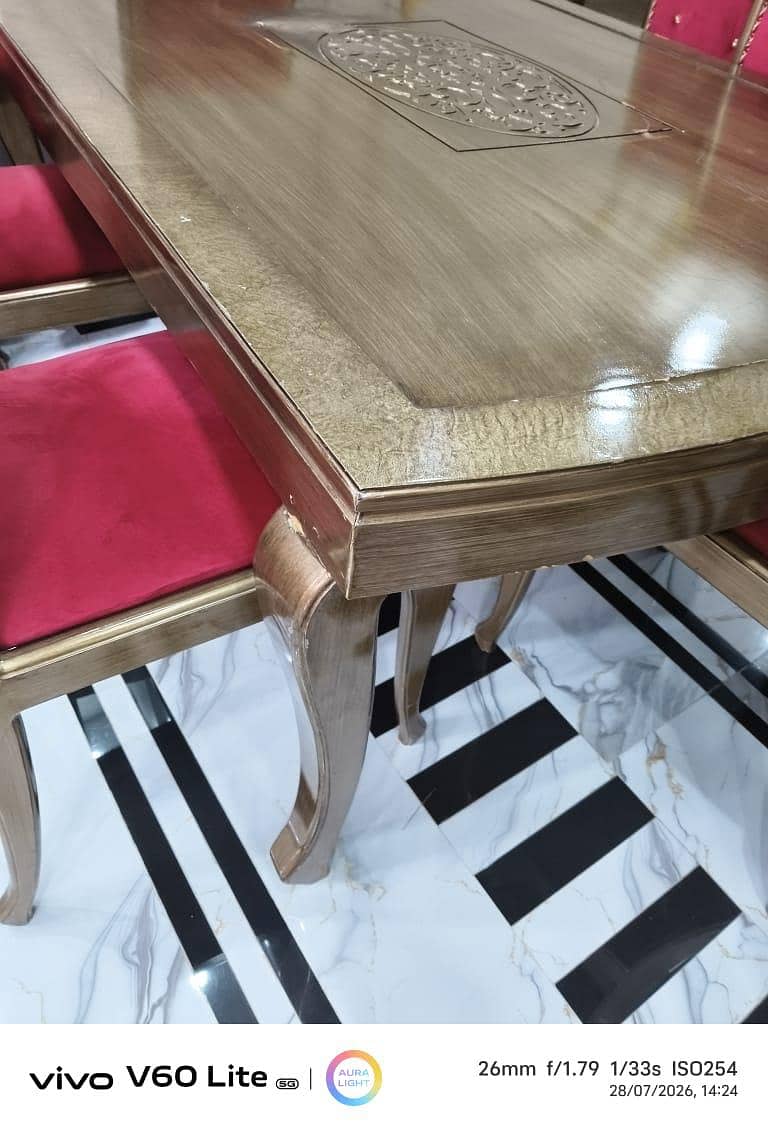 Dining table full set in good condition 9