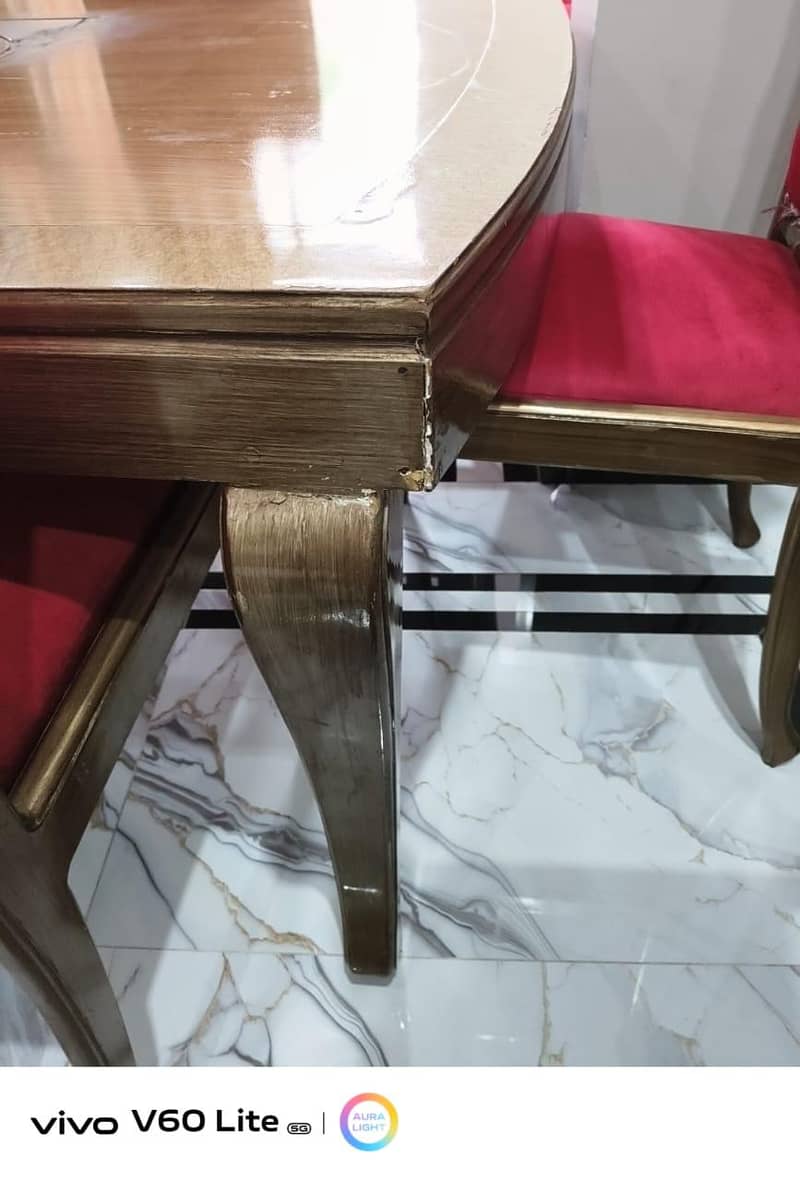 Dining table full set in good condition 16