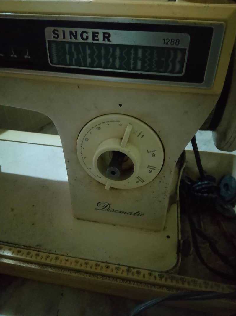 Singer Sewing Machine 1