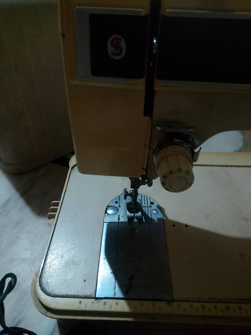 Singer Sewing Machine 2