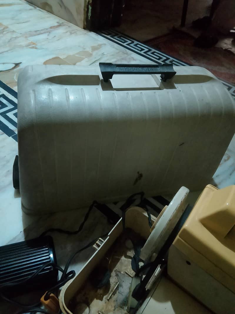 Singer Sewing Machine 8