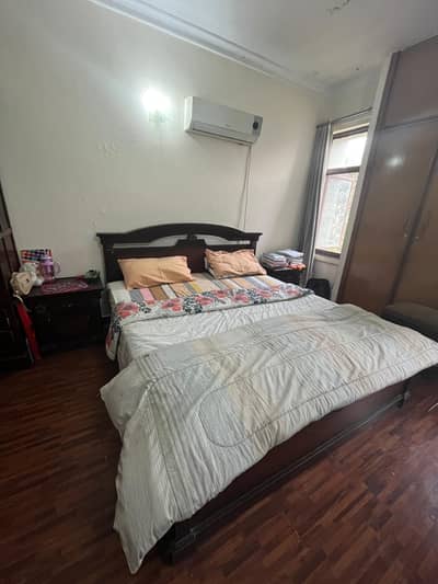 Complete 4-Piece Solid Wood King Bed Set with Dressing & Side Tables