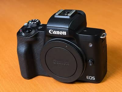Canon EOS M50