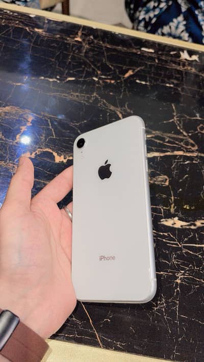 Apple iPhone XR