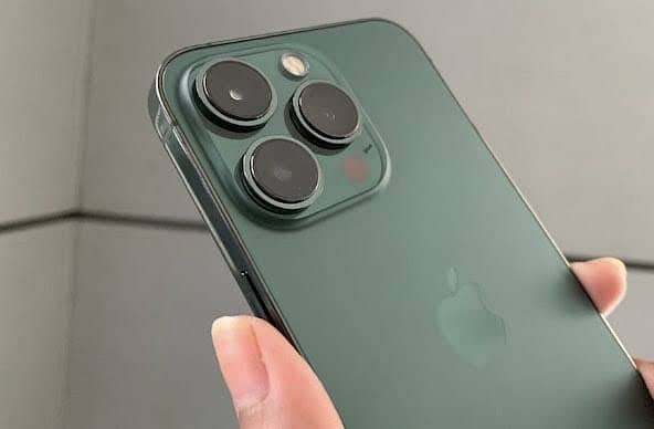 Apple iPhone 13 Pro Max 1