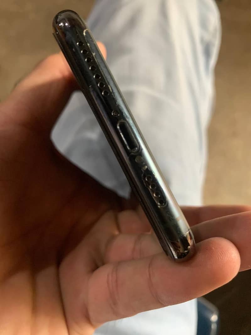 Iphone 11 pro max 2