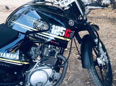 Yamaha ybr 2021. model
