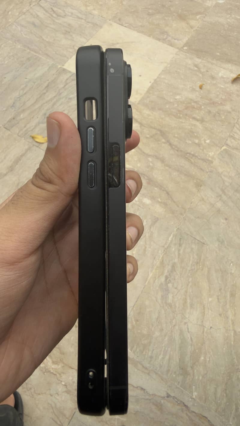 Iphone 14 pro max 2